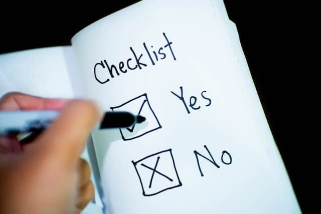 family survival plan for when a disaster hits - a checklist